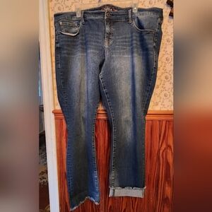 Torrid Sz 20 Boyfriend Crop Jeans w/ Unfinished Hem